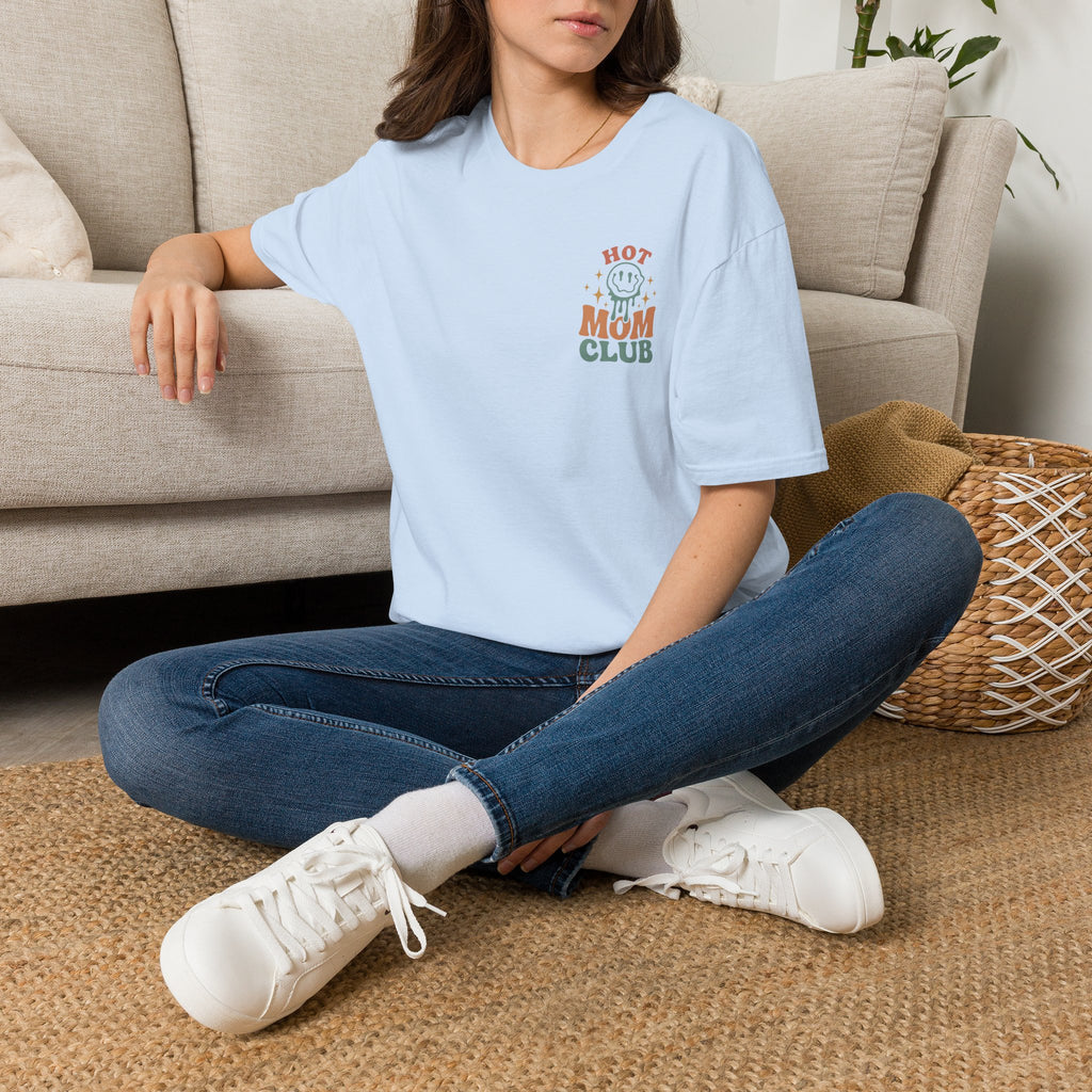 Hot Mom Club T-Shirt — Retro Smiley Graphic Mother’s Day Tee