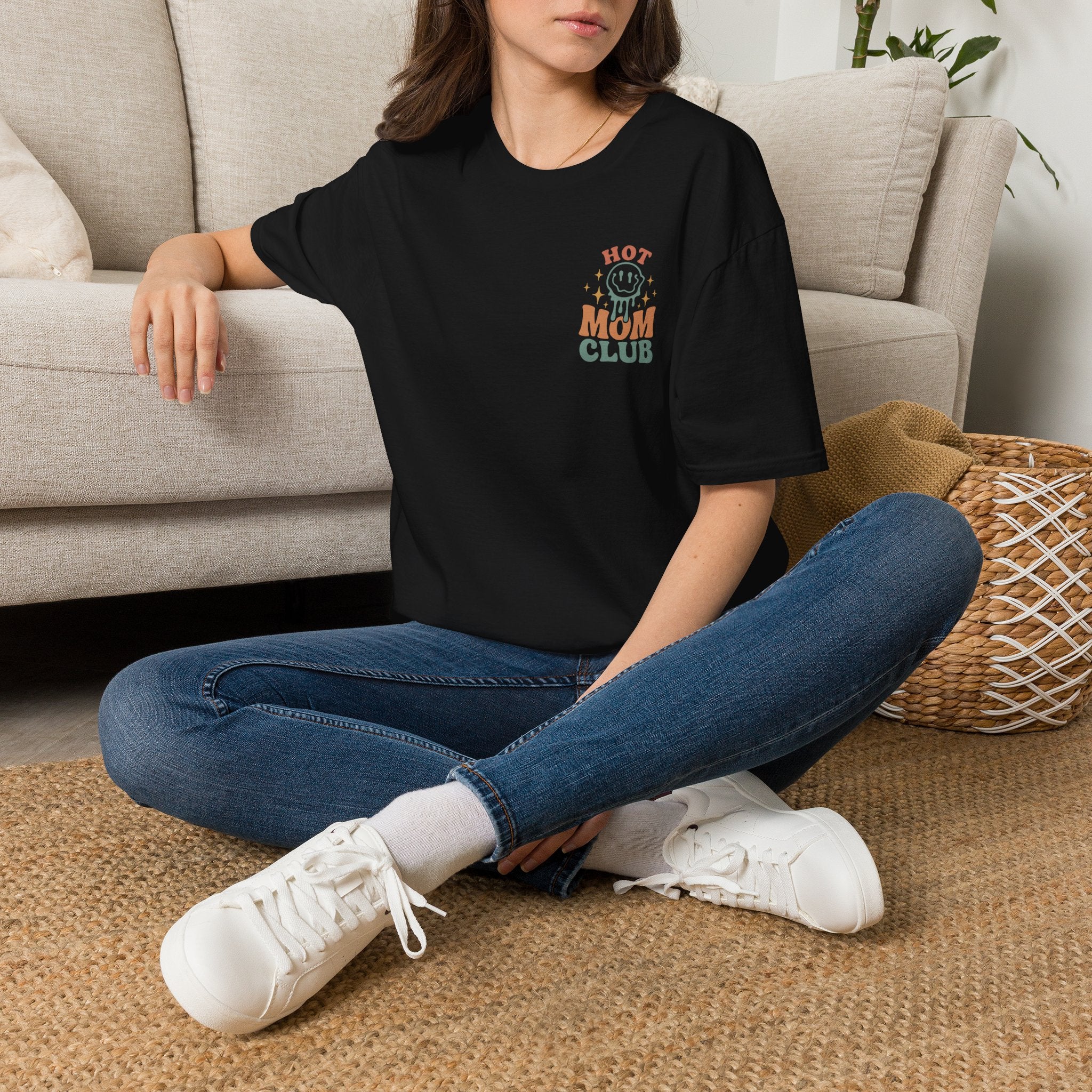 Hot Mom Club T-Shirt — Retro Smiley Graphic Mother’s Day Tee
